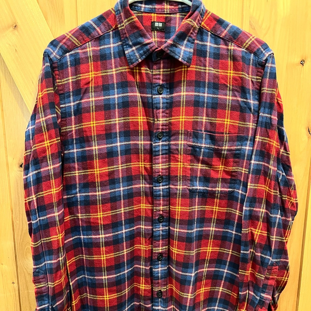 Uniqlo Red and Blue Plaid Men's Shirt